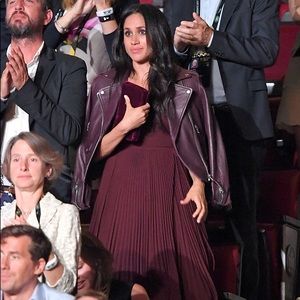 NWT Aritzia Low V Midi Wrap Meghan Markle Dress